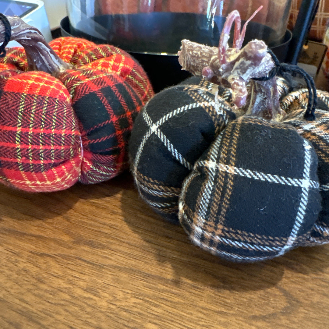Sm fabric pumpkins