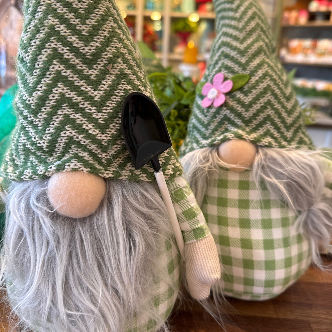 Green hat gnome