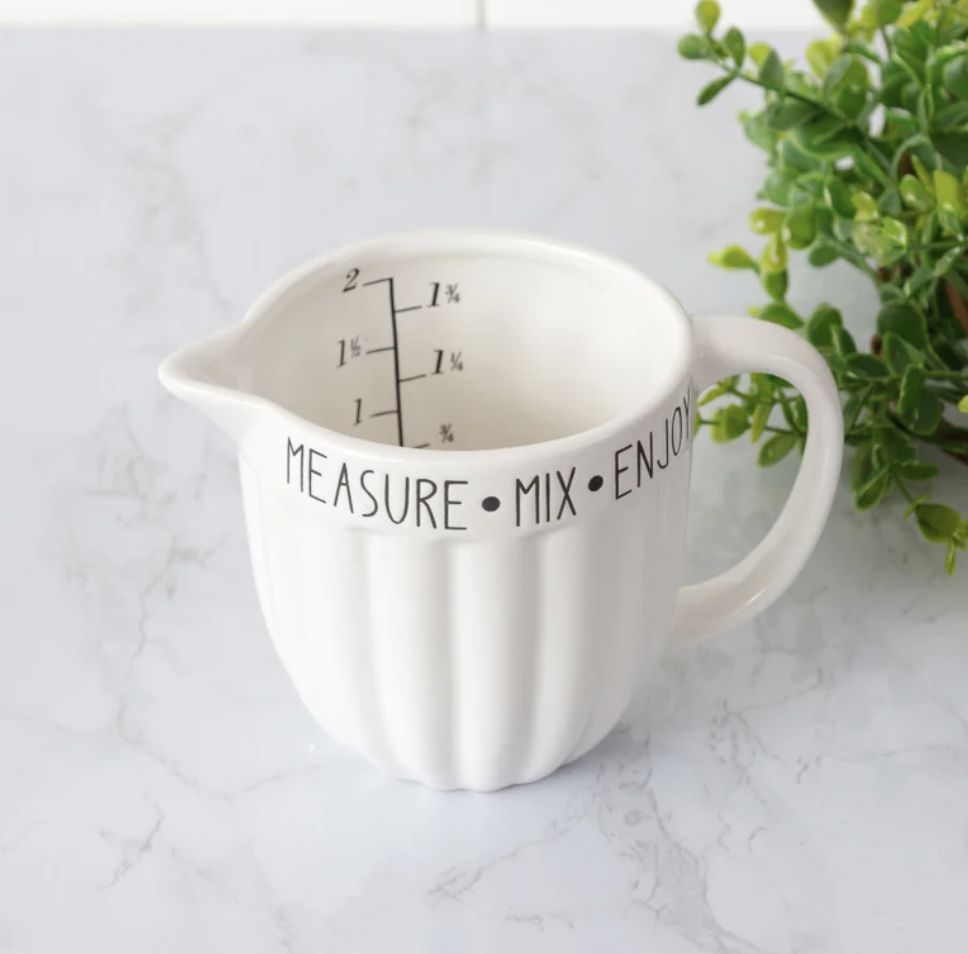 Measuring cup