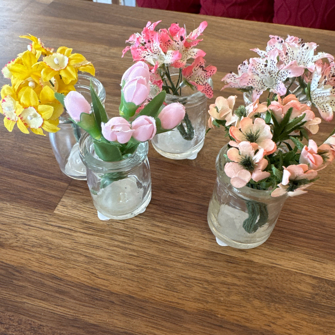 Clear mini glass with flowers