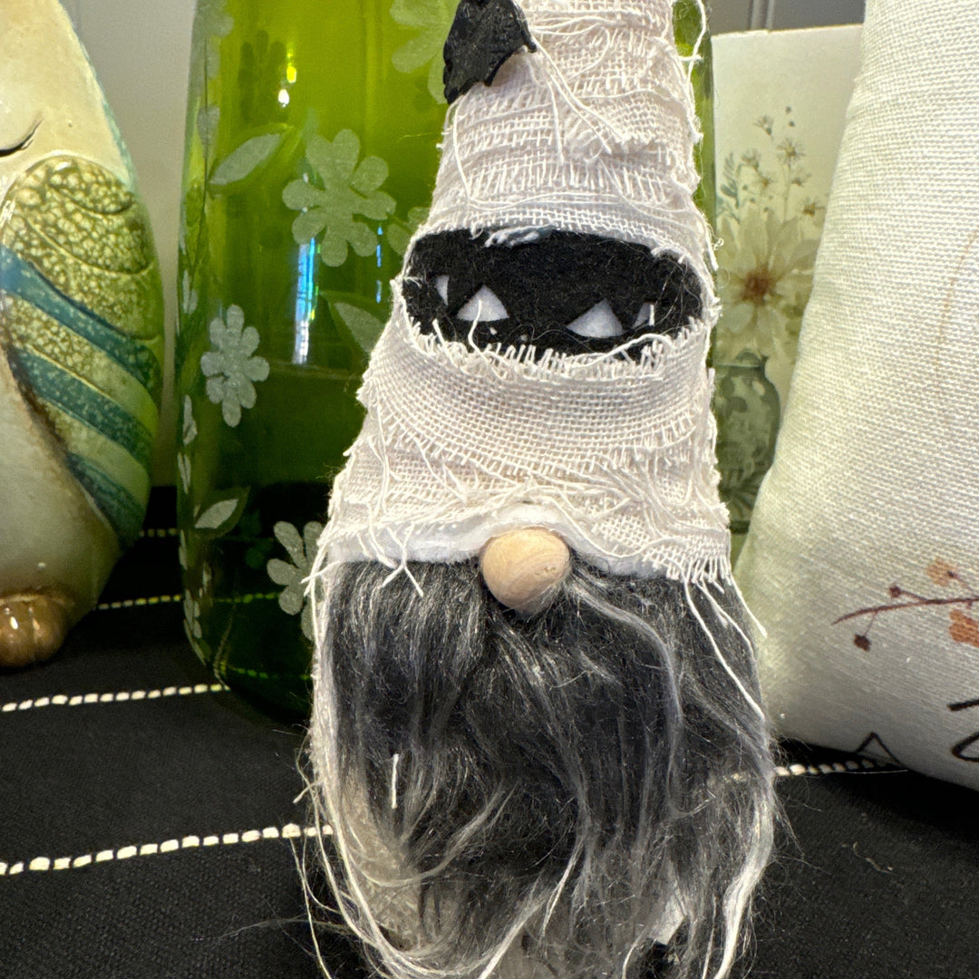 Mummy gnome sm