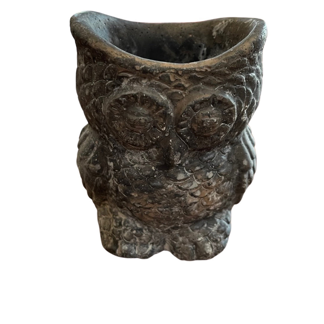Cement owl planter sm