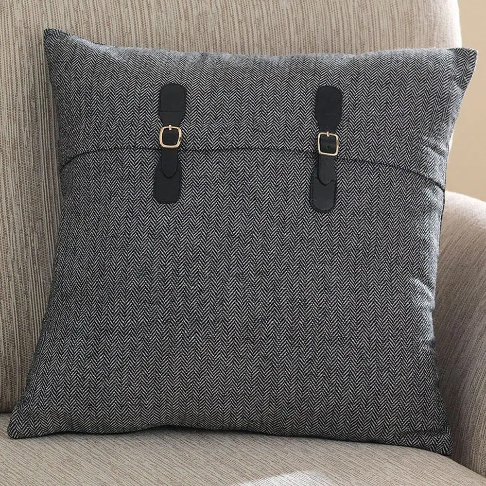 Pillow herringbone 18”