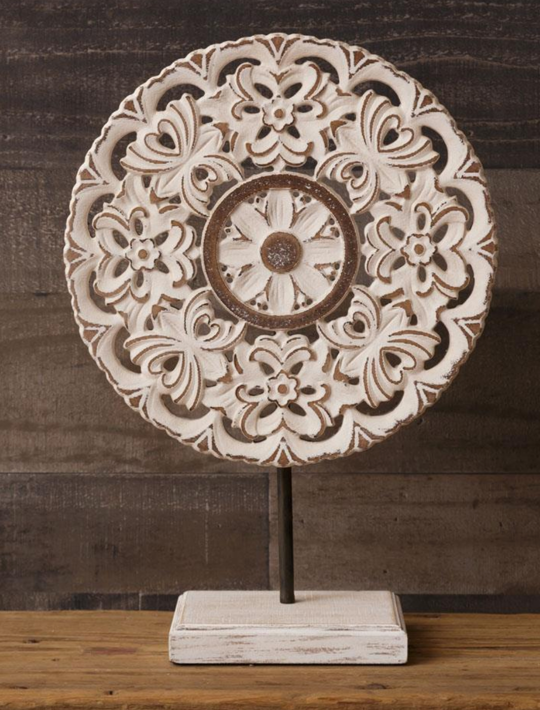 Circular table decor