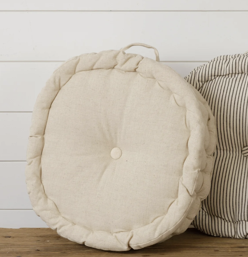 Pillow tufted round cream