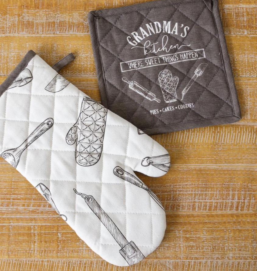 Grandmas kitchen set pot holder/mit
