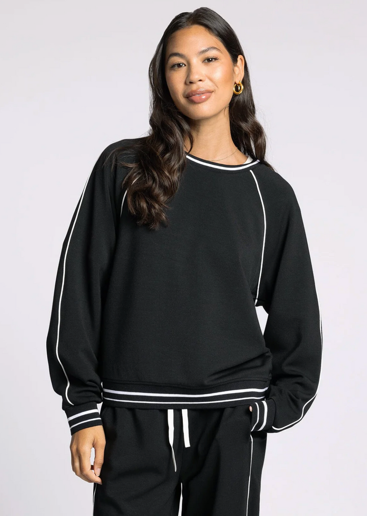 Amelia Top Black/White Sweatshirt
