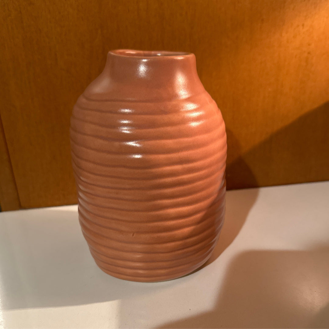 Terra cotta vase short