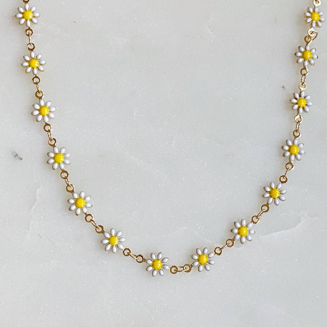 All Around Daisy Necklace